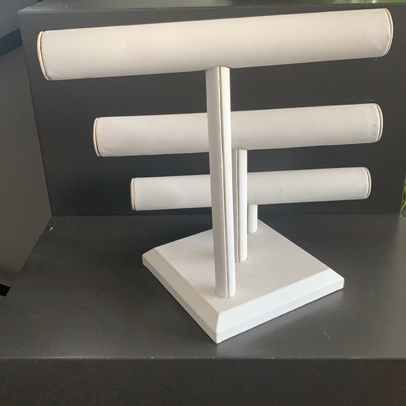 Brand new never used bracelet holder - Picture 2 of 5